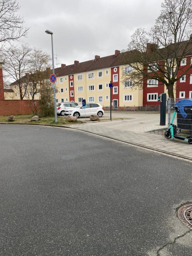 Zentral gelegene 2 Zi. Wohnung nähe Innenstadt/HBF Wolfsburg Exterior foto