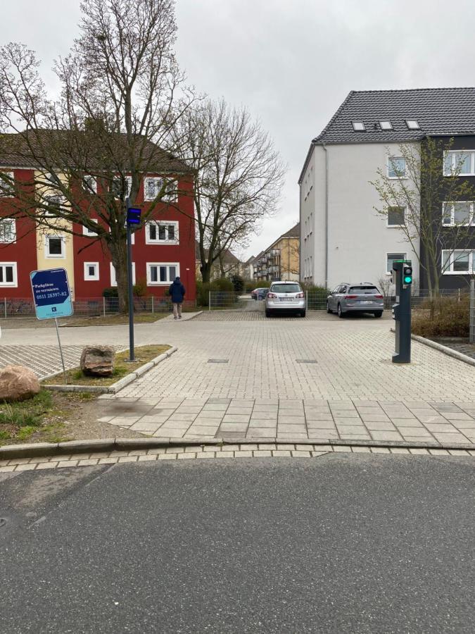 Zentral gelegene 2 Zi. Wohnung nähe Innenstadt/HBF Wolfsburg Exterior foto